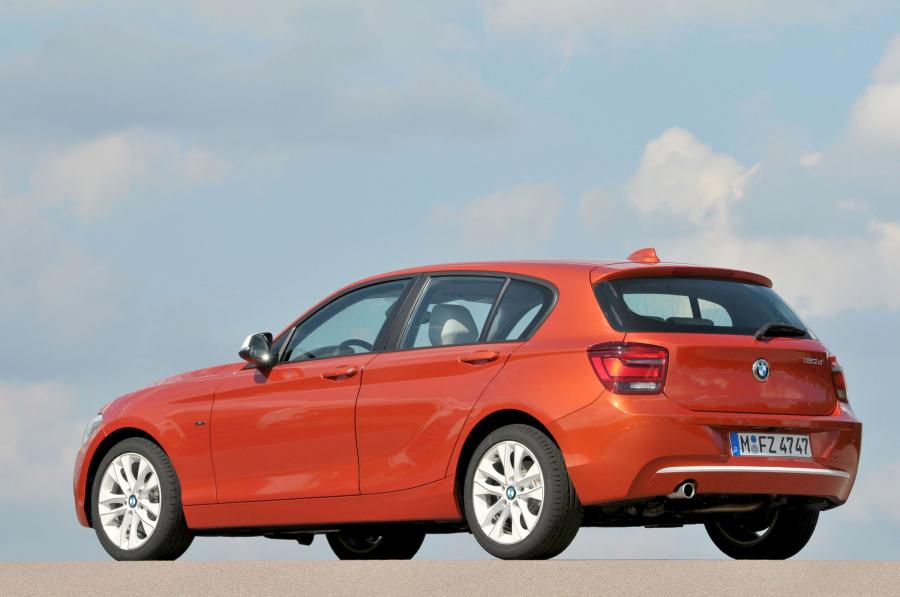  BMW 1-Series Urban Line 2012 года  (фото 37 из 82)